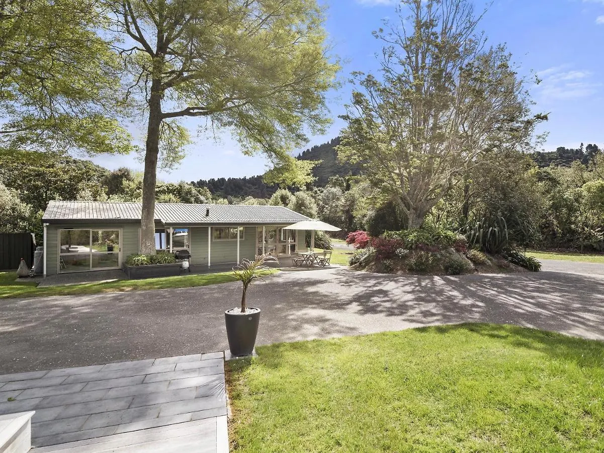 Te Miro Cottage - Lake Tarawera Cottage 0*,