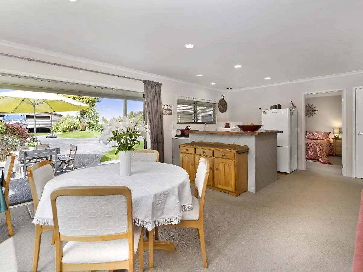 Holiday home Te Miro Cottage - Lake Tarawera Cottage