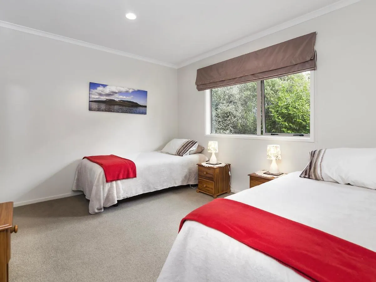 Te Miro Cottage - Lake Tarawera Cottage 0*,  New Zealand
