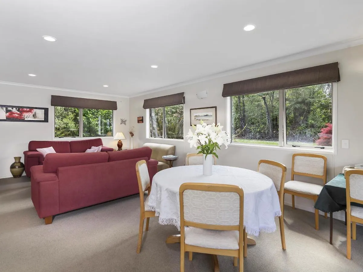 Te Miro Cottage - Lake Tarawera Cottage